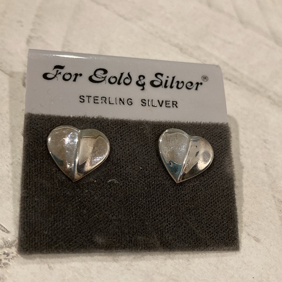 Sterling silver heart post earrings - Picture 6 of 7